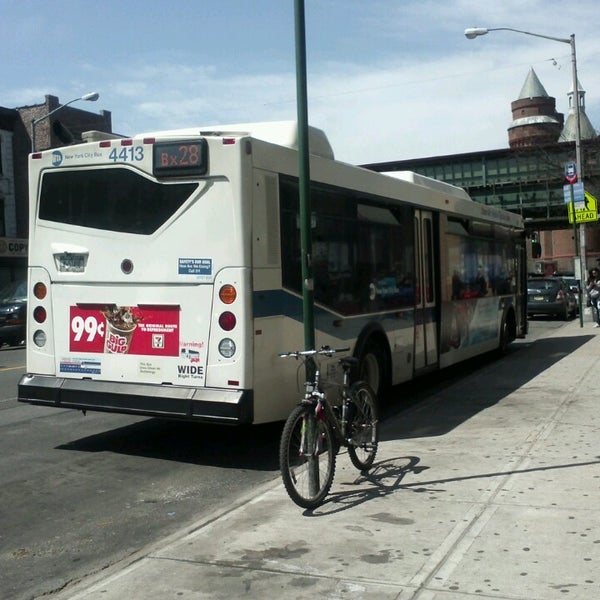 V.ziyaretçi tarafından MTA MaBSTOA Bus at Kingsbridge Road & Jerome...