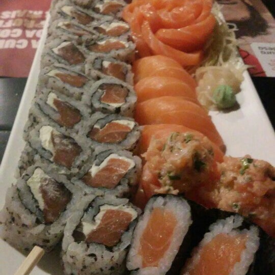 Photo taken at Sushi &#39;n Roll by Aline C. on 7/30/2016