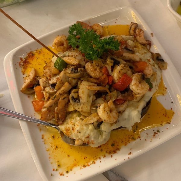 Photo taken at Gold Yengeç Restaurant by Aslı Y. on 6/14/2019