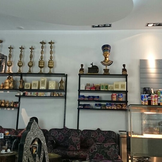 Photo prise au Arabesque Bazaar Cafe par Alexey D. le1/1/2014