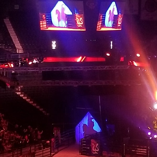 Foto tomada en Allstate Arena  por Stephanie A. el 10/16/2022