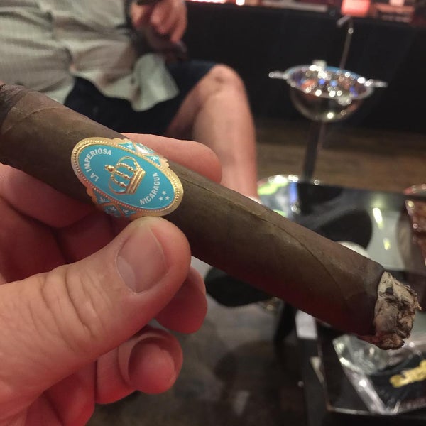 8/5/2015에 Cigar S.님이 The Cigar Shack에서 찍은 사진