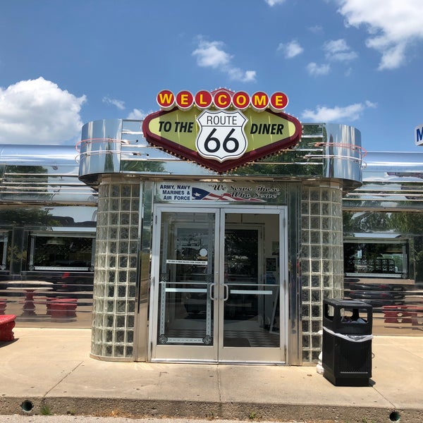 6/10/2018 tarihinde Raiziyaretçi tarafından Route 66 Diner'de çekilen fotoğraf