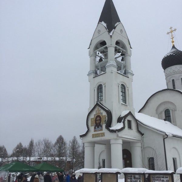 Храм Воскресения Христова в Орлецах Псков