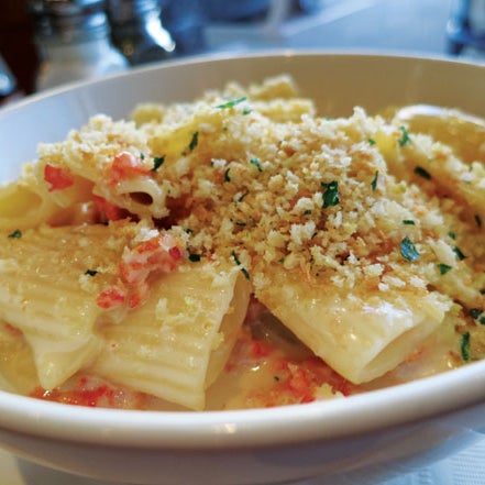 For quality ingredients and good service, head over to Urban Kitchen. The large and diverse menu is encompassed by salads, pastas, meats and fish that all compliment the modern-American vibe.