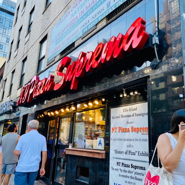 9/10/2022 tarihinde Jarod C.ziyaretçi tarafından New York Pizza Suprema'de çekilen fotoğraf