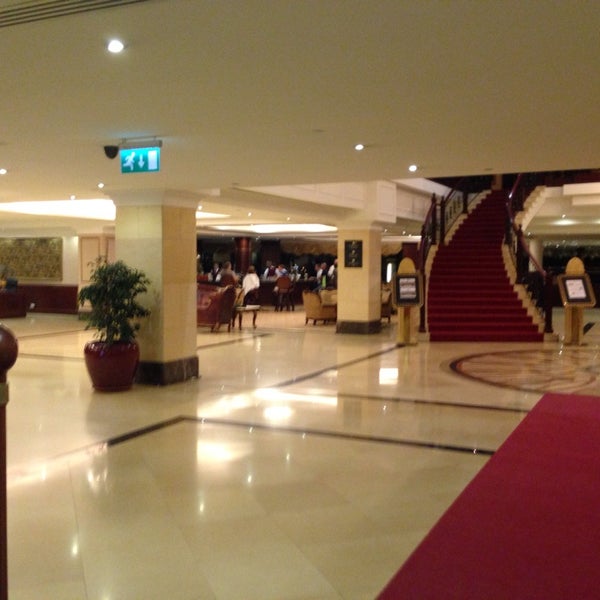 5/16/2013에 Dmitry K.님이 Grand Hotel Excelsior에서 찍은 사진