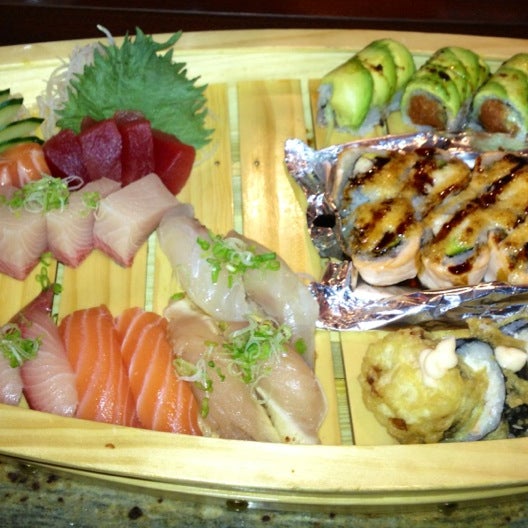 3/23/2013에 M.D님이 Ohjah Japanese Steakhouse Sushi &amp; Hibachi에서 찍은 사진