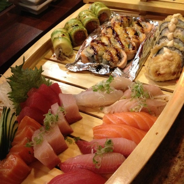 3/23/2013에 M.D님이 Ohjah Japanese Steakhouse Sushi &amp; Hibachi에서 찍은 사진