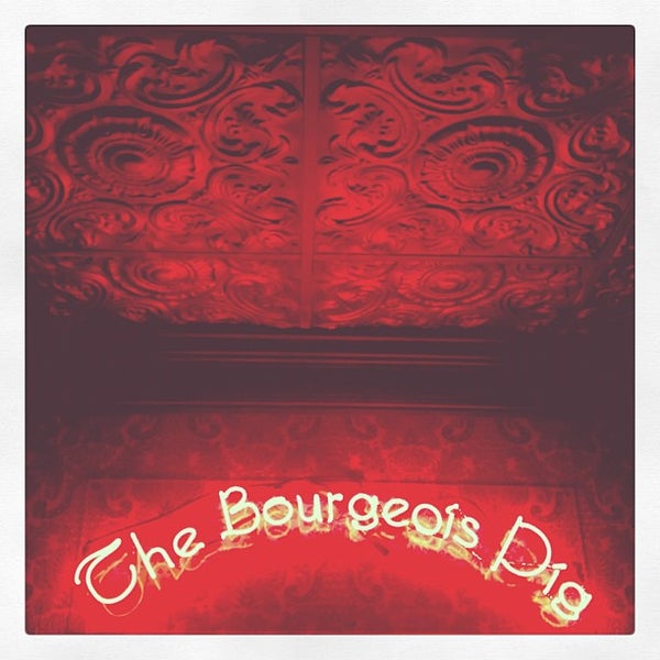 11/23/2012 tarihinde Carlos R.ziyaretçi tarafından The Bourgeois Pig'de çekilen fotoğraf