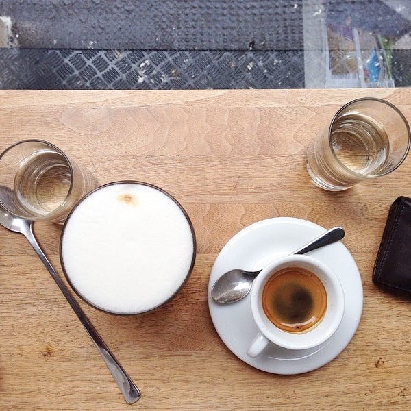 8/12/2014 tarihinde anna h.ziyaretçi tarafından Akrap Finest Coffee'de çekilen fotoğraf