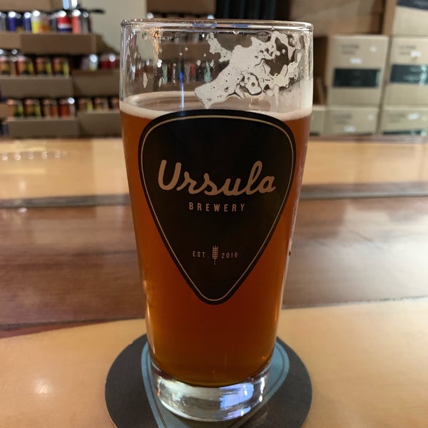 รูปภาพถ่ายที่ Ursula Brewery โดย Chris G. เมื่อ 9/20/2019