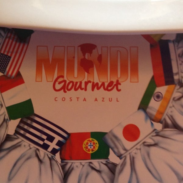 Photo taken at Mundi Gourmet by Rodrigo R. on 3/9/2014