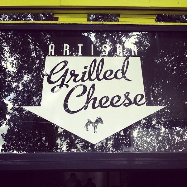 Photo prise au Burro Cheese Kitchen par Darron D. le6/1/2013