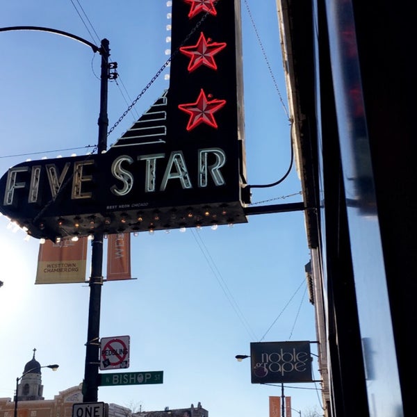 Foto tirada no(a) Five Star Bar por Heather H. em 2/18/2017