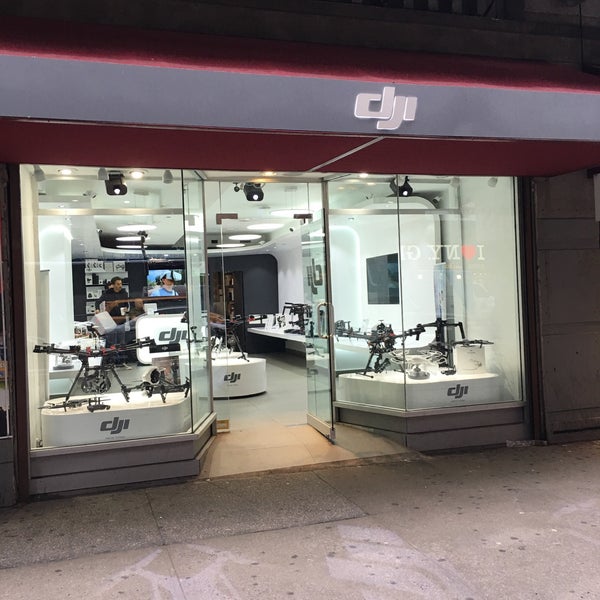 DJI Customer Experience Store Electronics Store in Nueva York