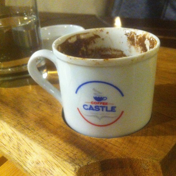 Foto tirada no(a) Coffee Castle por İlker K. em 5/23/2016