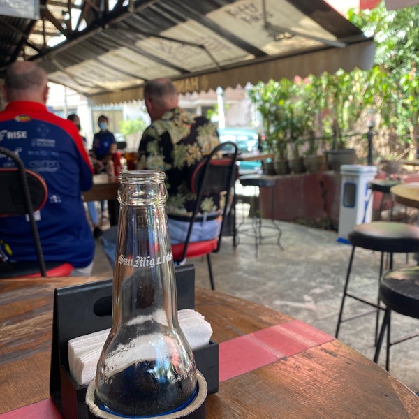 Handlebar Bar and Grill Bar in Poblacion