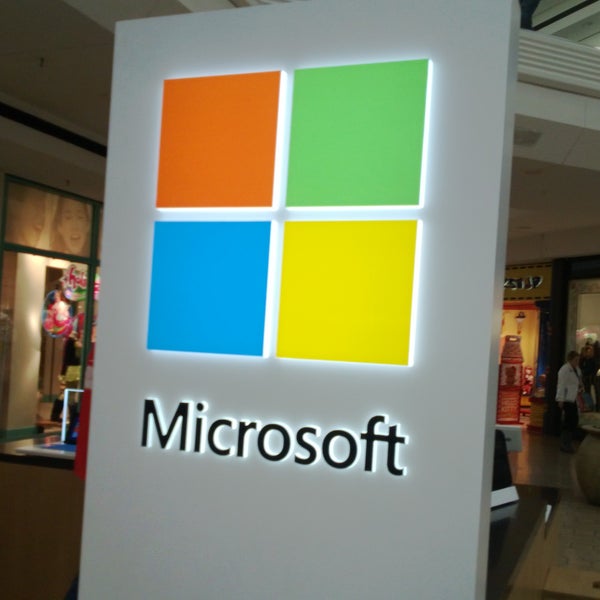 Very cool new Microsoft Store opened here. Nice and pleasant experience buying my new Windows Phone at this location.
