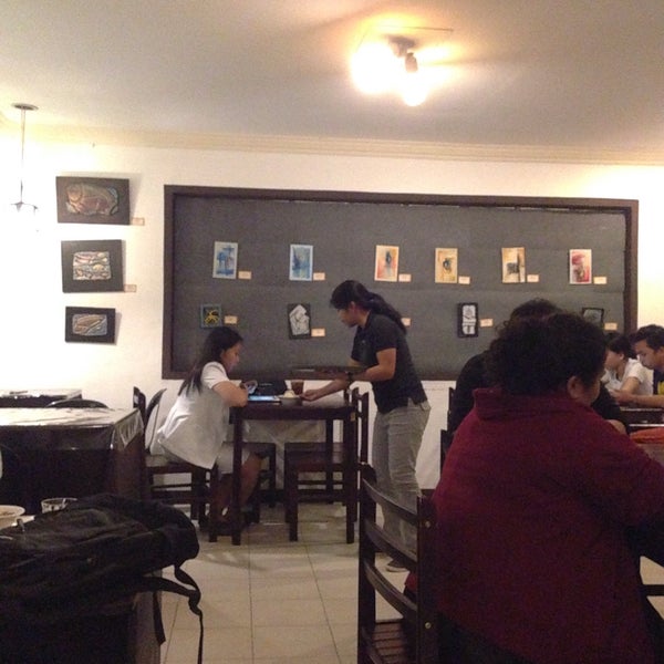 Das Foto wurde bei Bintana Coffee House von Danna B. am 9/10/2015 aufgenommen
