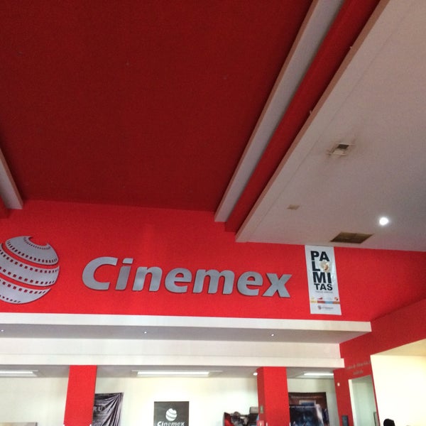 Photo taken at Cinemex by Manolo R. on 6/4/2016