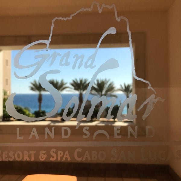 รูปภาพถ่ายที่ Grand Solmar Land’s End Resort &amp; Spa โดย Rosalind R. เมื่อ 10/28/2017