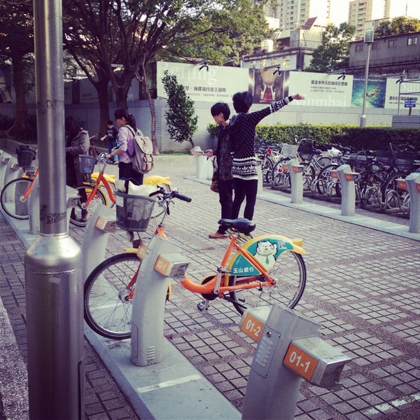 Youbike 捷運忠孝新生 3號出口 Mrt Zhongxiao Xinsheng Sta Exit 3 Da An Qu 0 Tips
