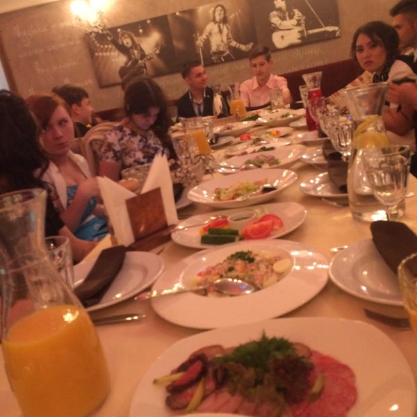Foto diambil di Breughel Steak House oleh Víctory pada 6/16/2015