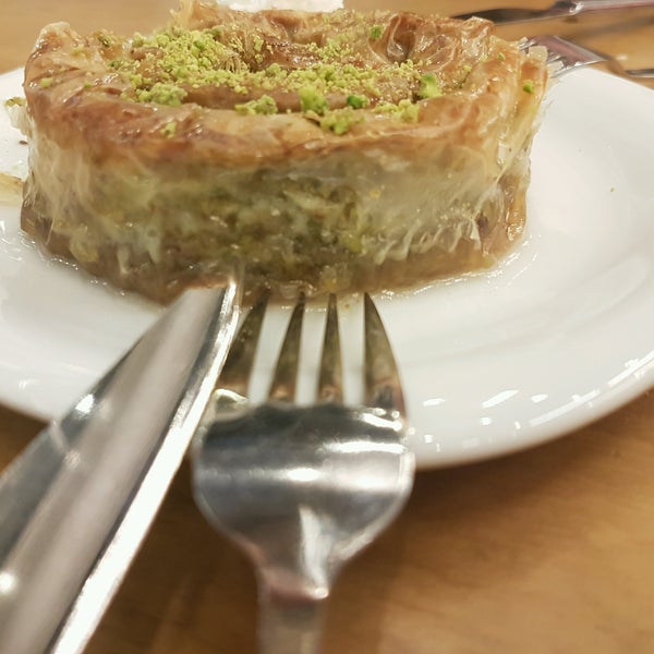 Foto tomada en Ovalı Konya Mutfağı  por ♏é . el 1/8/2017