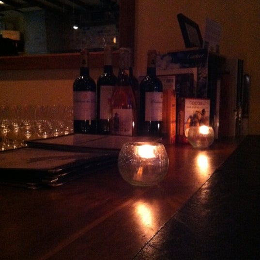 Photo taken at GRAPE + BEAN Old Town by Jersey F. on 11/7/2012