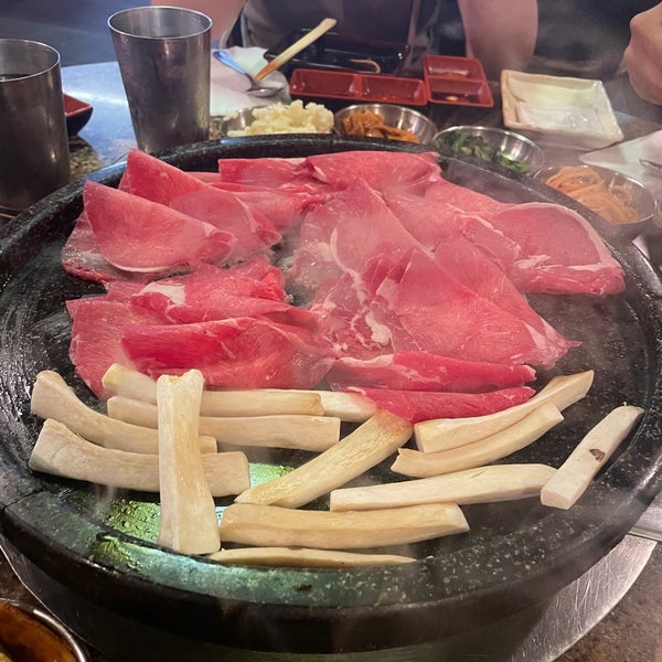 Снимок сделан в Hae Jang Chon Korean BBQ Restaurant пользователем Aleena F. 8/27/2023