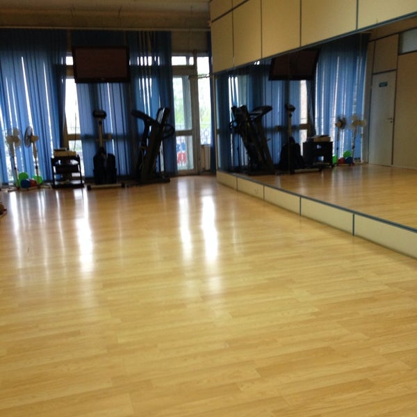 Бассейн маяк гатчина. Бассейн маяк гатчина. Маяк гатчина тренажерный зал. Бассейн маяк гатчина. Бассейн маяк гатчина.