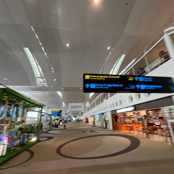 รูปภาพถ่ายที่ Kualanamu International Airport (KNO) โดย Y M. เมื่อ 2/4/2023