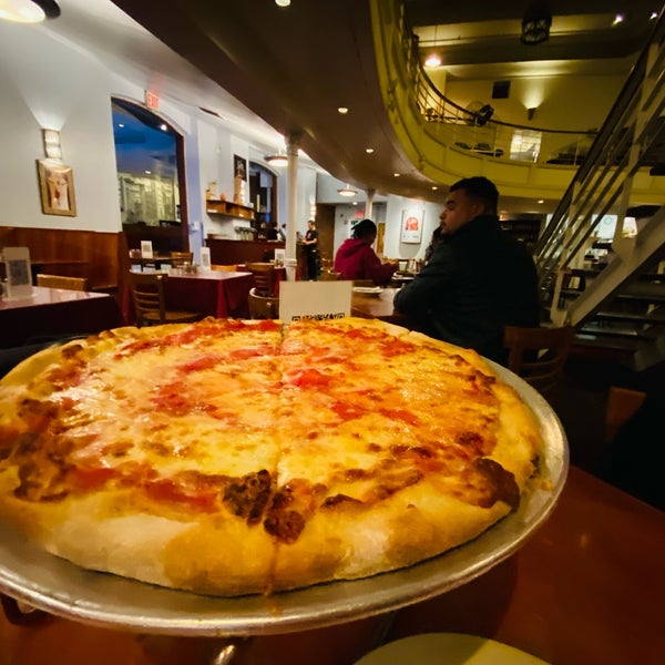 11/2/2021 tarihinde Y M.ziyaretçi tarafından John&#39;s Pizzeria'de çekilen fotoğraf