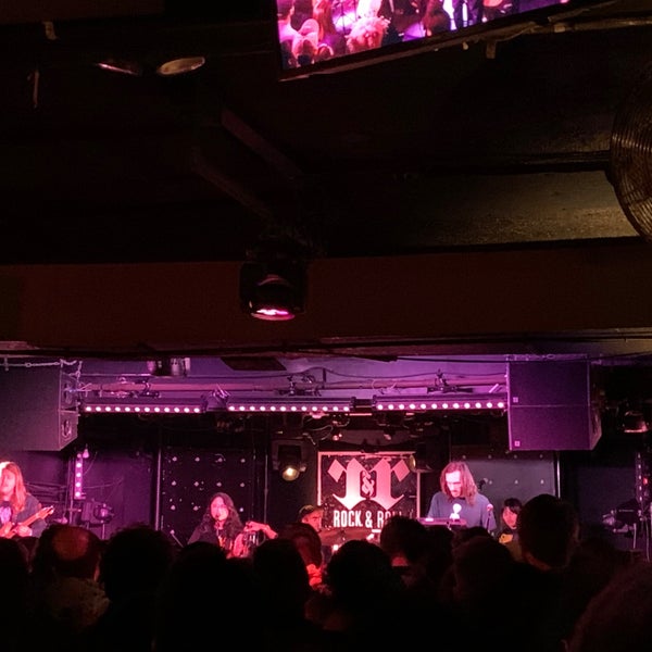 รูปภาพถ่ายที่ Rock &amp; Roll Hotel โดย Donnie H. เมื่อ 10/31/2019