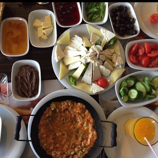 Снимок сделан в Cafedrall Ataköy пользователем Big BOSS Lounge 11/28/2016