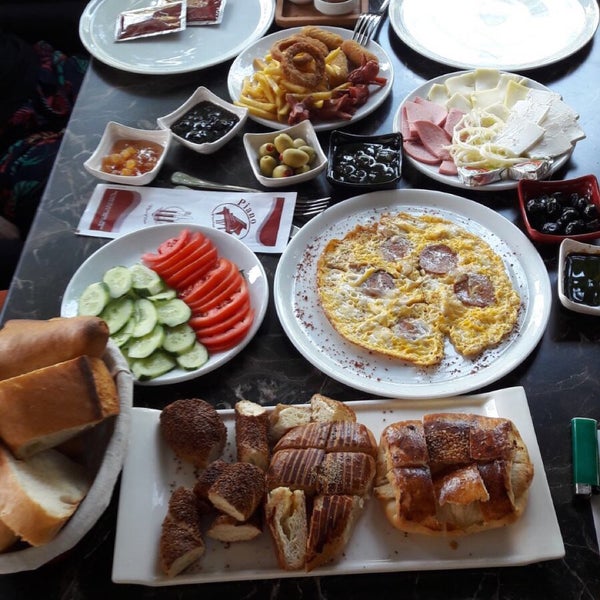 7/27/2017 tarihinde Fatih G.ziyaretçi tarafından Piano Cafe &amp; Bistro'de çekilen fotoğraf