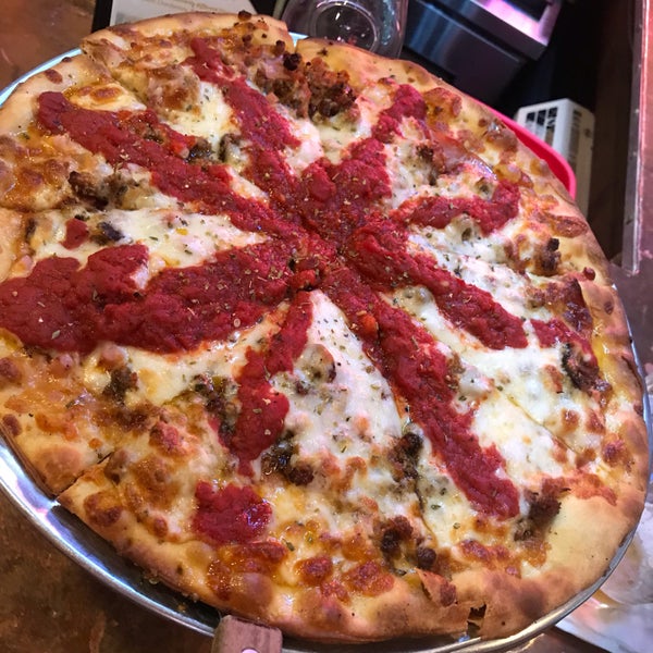 8/4/2019 tarihinde Ralph S.ziyaretçi tarafından Austin Pizza Garden'de çekilen fotoğraf