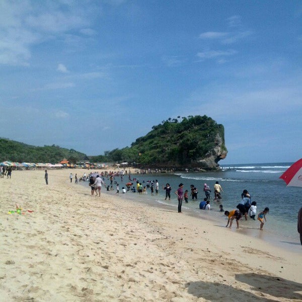 Photos At Pantai Indrayanti Sidoharjo Tepus Gunung