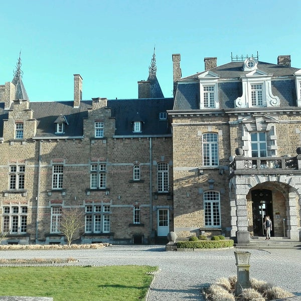 รูปภาพถ่ายที่ Château de la Poste โดย Karolien K. เมื่อ 3/16/2017