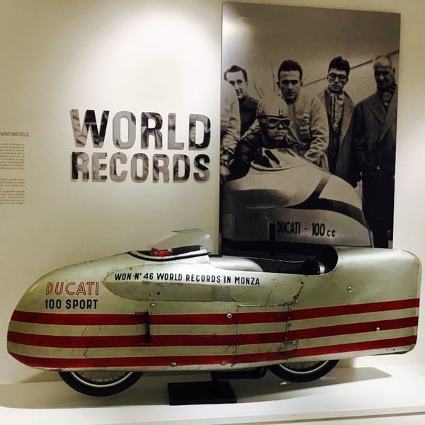 Das Foto wurde bei Ducati Motor Factory &amp; Museum von ANIL 35.5 ✈️🌍 am 2/2/2017 aufgenommen