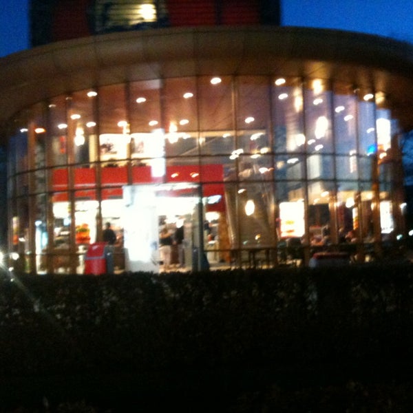 1/1/2013에 NL t.님이 KFC에서 찍은 사진