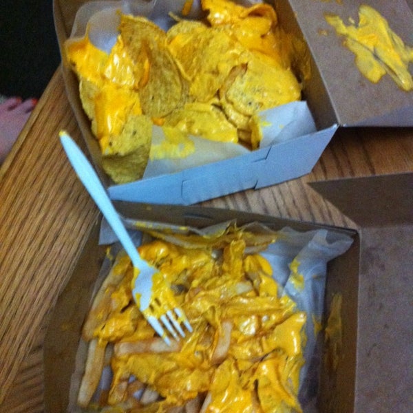 Yummy cheese fries and nachos!!