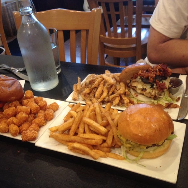 8/29/2014 tarihinde Elise L.ziyaretçi tarafından The Burger Bistro'de çekilen fotoğraf