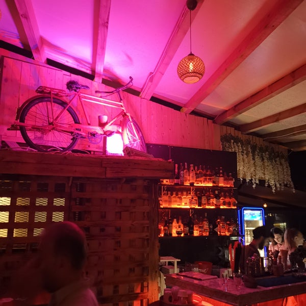 Photo prise au Bianca Cafe &amp; Bar par ByGüney le6/15/2019