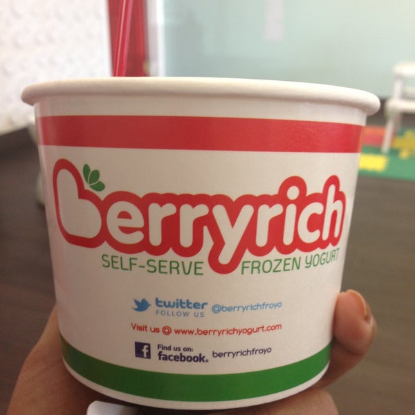 Foto tirada no(a) Berryrich Frozen Yogurt por Morea D. em 4/22/2013