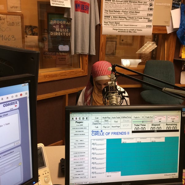 Photo prise au WMNF 88.5 Community Radio par Samar J. le11/13/2015