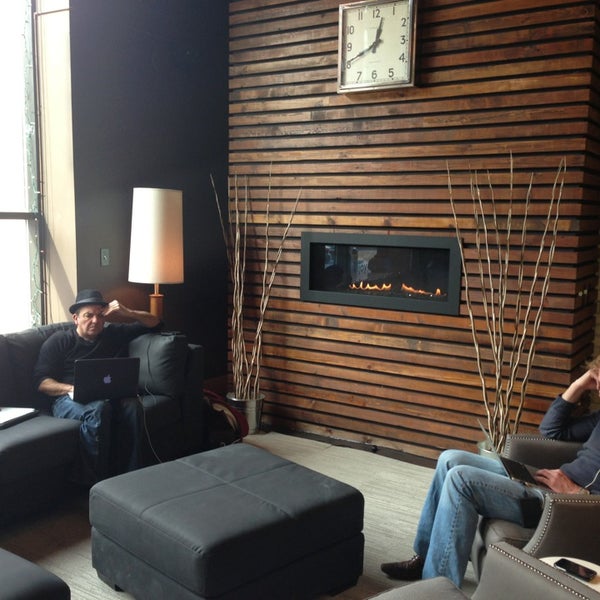 1/10/2013 tarihinde .Jason G.ziyaretçi tarafından Hudson Business Lounge'de çekilen fotoğraf