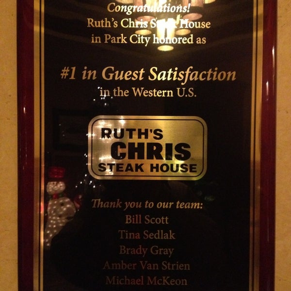 รูปภาพถ่ายที่ Ruth&#39;s Chris Steak House โดย Peter H. เมื่อ 1/3/2013