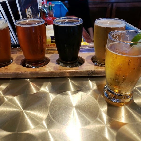 8/7/2018 tarihinde Corey S.ziyaretçi tarafından Props Brewery and Grill'de çekilen fotoğraf